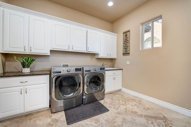 100 Englehart Dr, Folsom, CA 95630