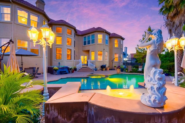 100 Englehart Dr, Folsom, CA 95630