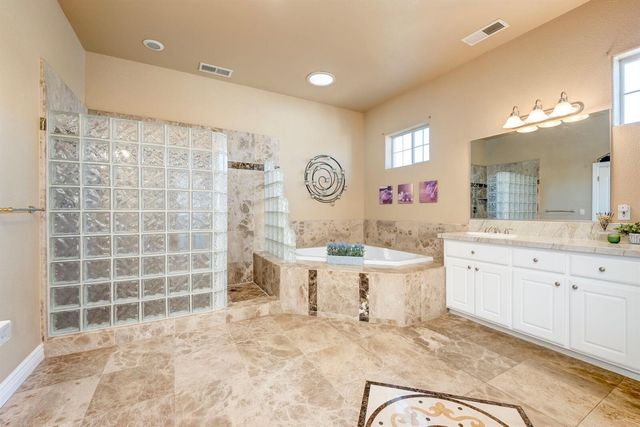 100 Englehart Dr, Folsom, CA 95630