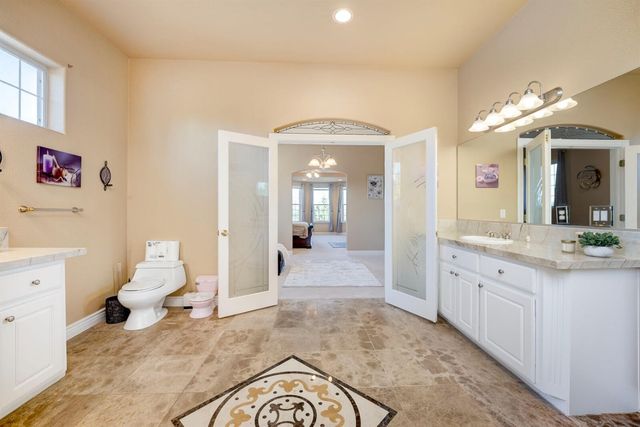 100 Englehart Dr, Folsom, CA 95630