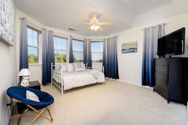 100 Englehart Dr, Folsom, CA 95630