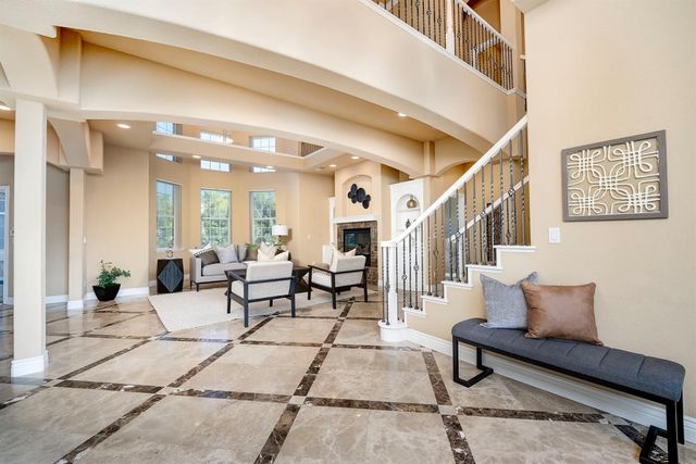 100 Englehart Dr, Folsom, CA 95630