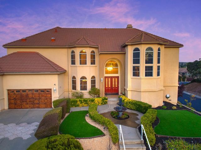 100 Englehart Dr, Folsom, CA 95630