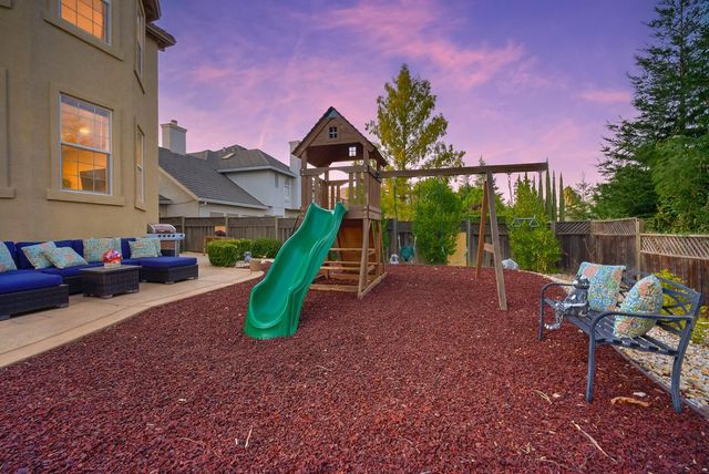 100 Englehart Dr, Folsom, CA 95630