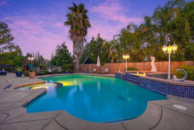 100 Englehart Dr, Folsom, CA 95630