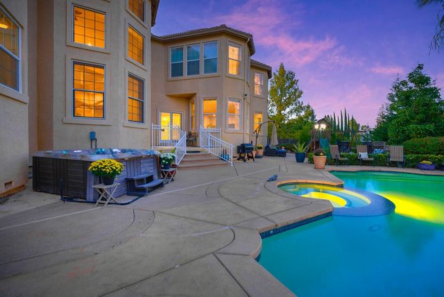 100 Englehart Dr, Folsom, CA 95630