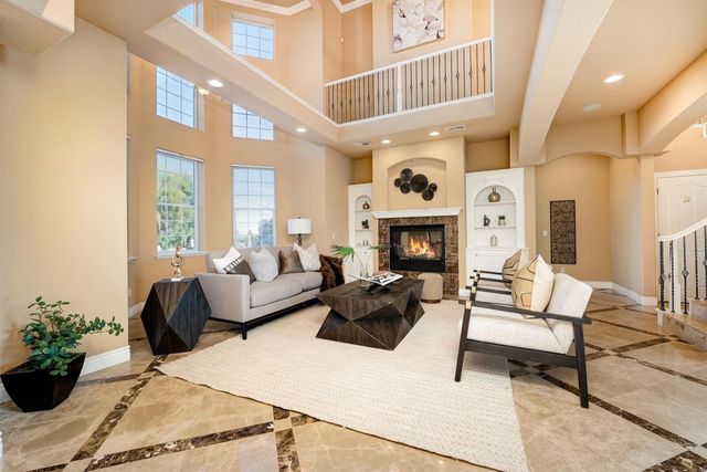 100 Englehart Dr, Folsom, CA 95630