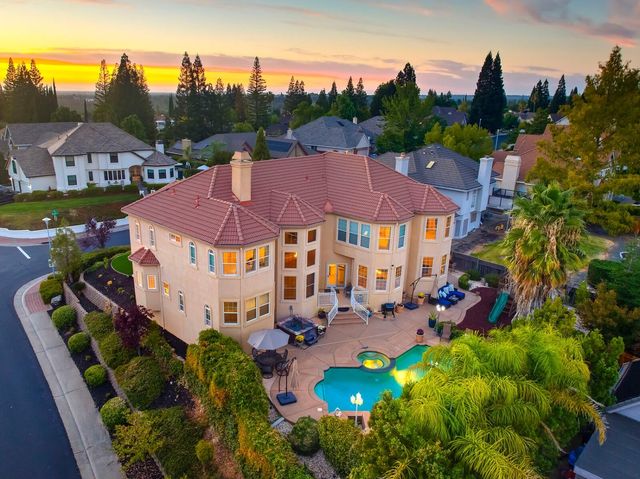 100 Englehart Dr, Folsom, CA 95630