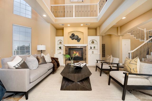 100 Englehart Dr, Folsom, CA 95630