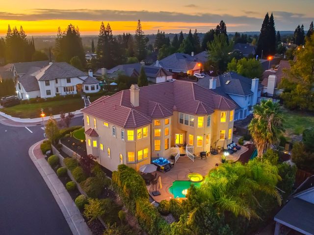 100 Englehart Dr, Folsom, CA 95630