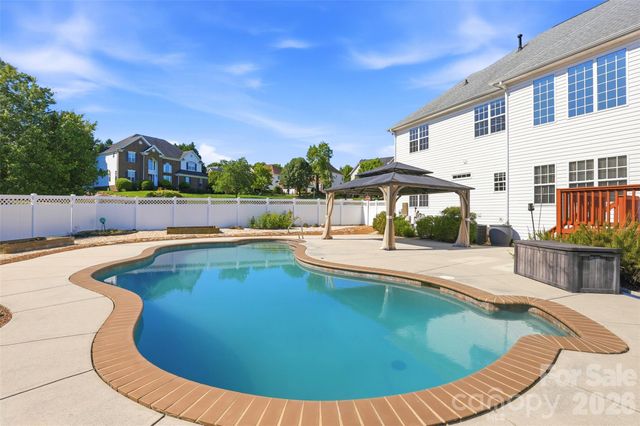 13937 Dovehunt Place, Charlotte, NC 28277