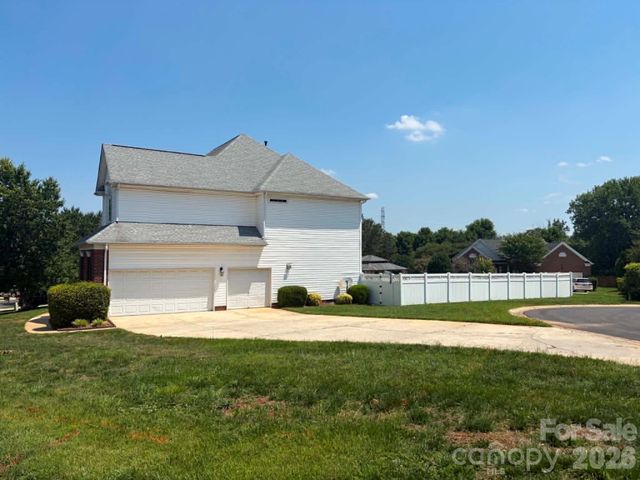 13937 Dovehunt Place, Charlotte, NC 28277