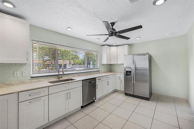 1320 NE 27th Ave 1, Pompano Beach, FL 33062