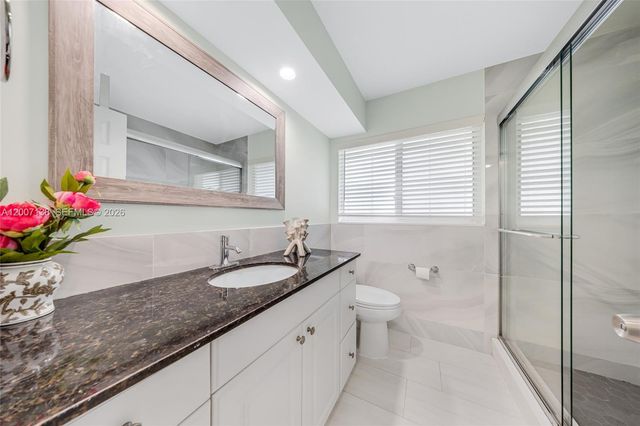 1320 NE 27th Ave 1, Pompano Beach, FL 33062