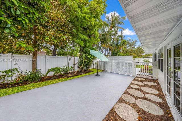 1320 NE 27th Ave 1, Pompano Beach, FL 33062