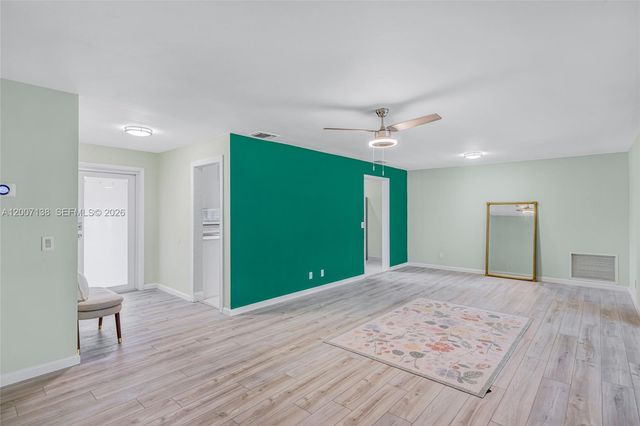 1320 NE 27th Ave 1, Pompano Beach, FL 33062