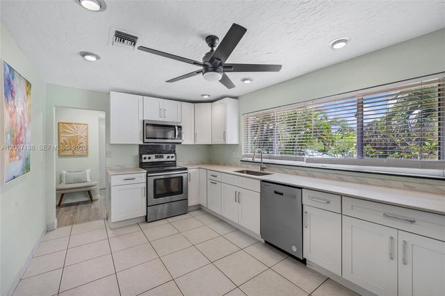 1320 NE 27th Ave 1, Pompano Beach, FL 33062