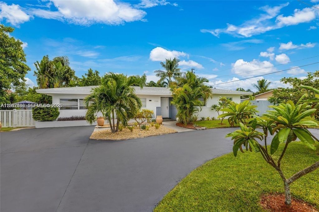 1320 NE 27th Ave 1, Pompano Beach, FL 33062