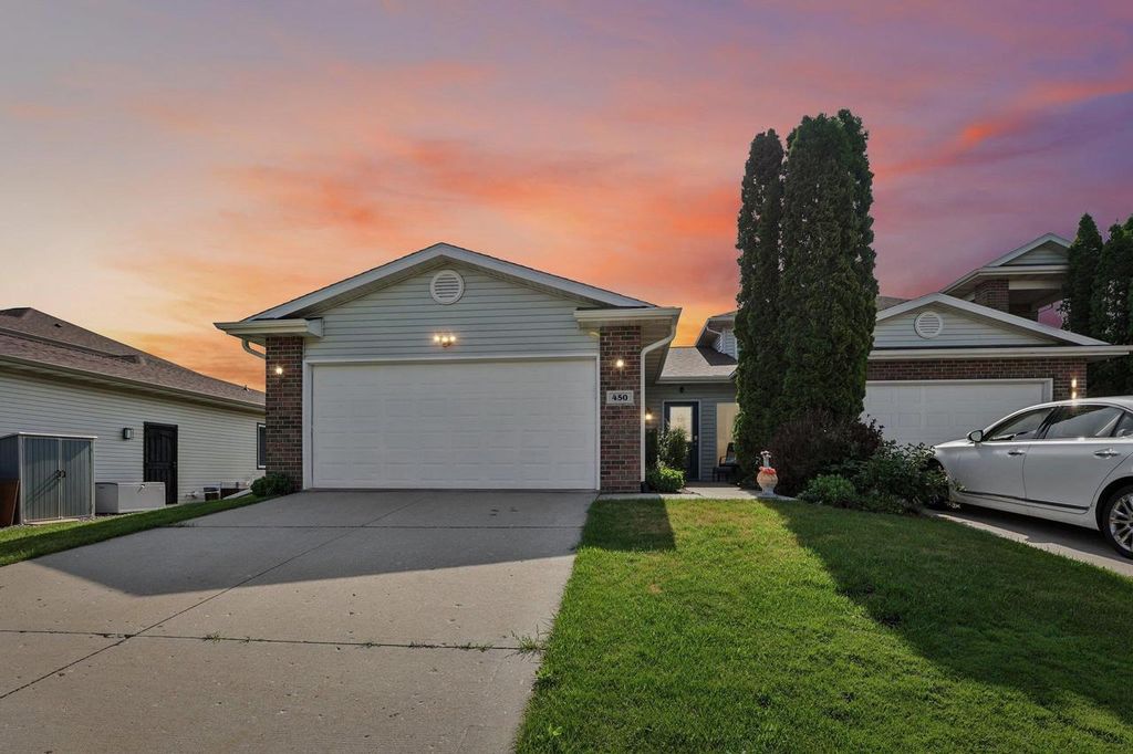 450 Concord Drive, Oregon, WI 53575