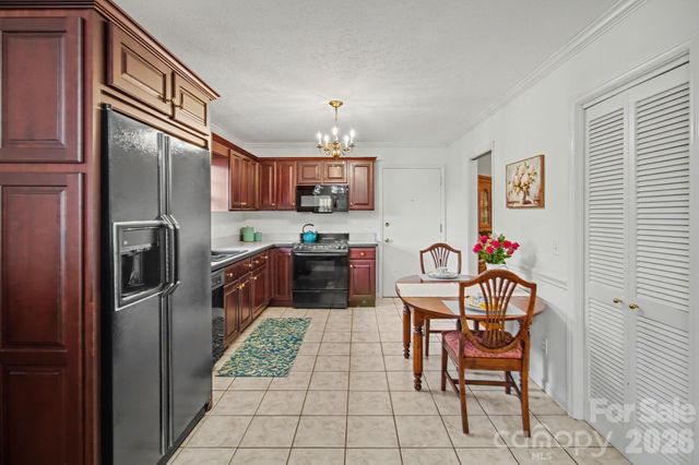 24 Church Street, Weaverville, NC 28787