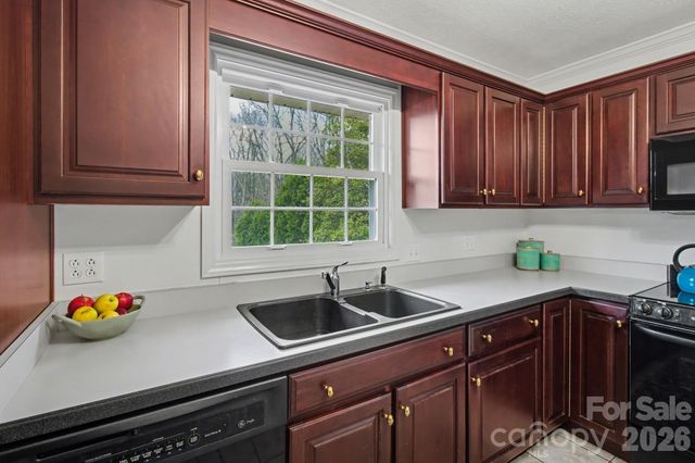 24 Church Street, Weaverville, NC 28787