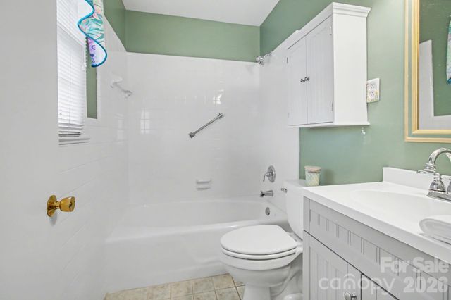 24 Church Street, Weaverville, NC 28787