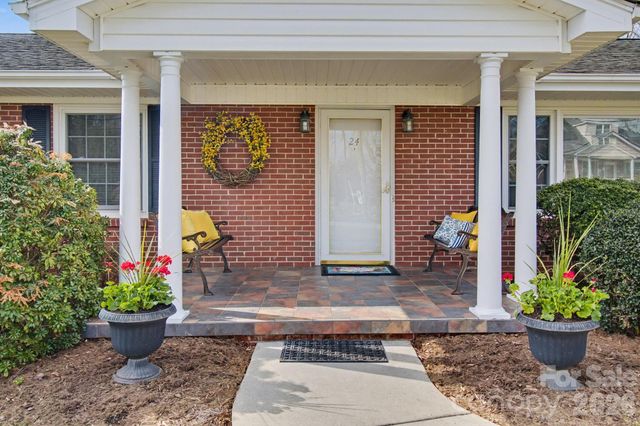 24 Church Street, Weaverville, NC 28787