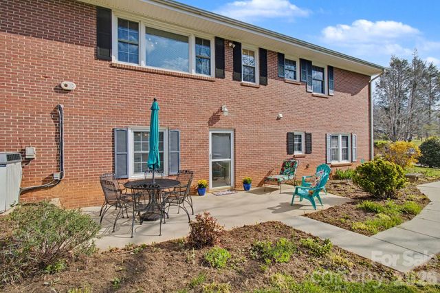 24 Church Street, Weaverville, NC 28787