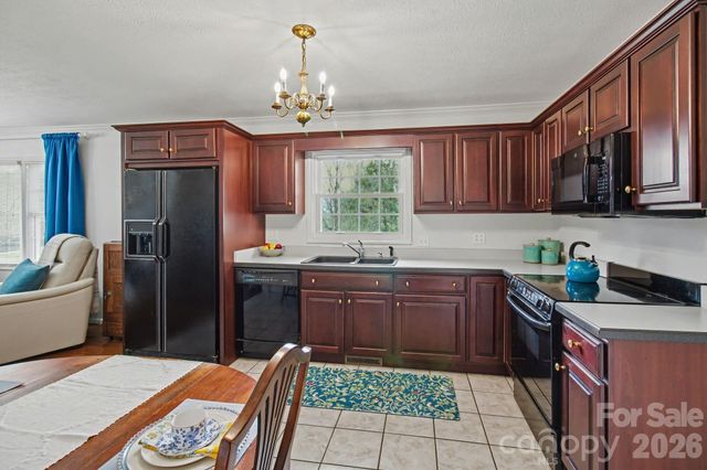 24 Church Street, Weaverville, NC 28787