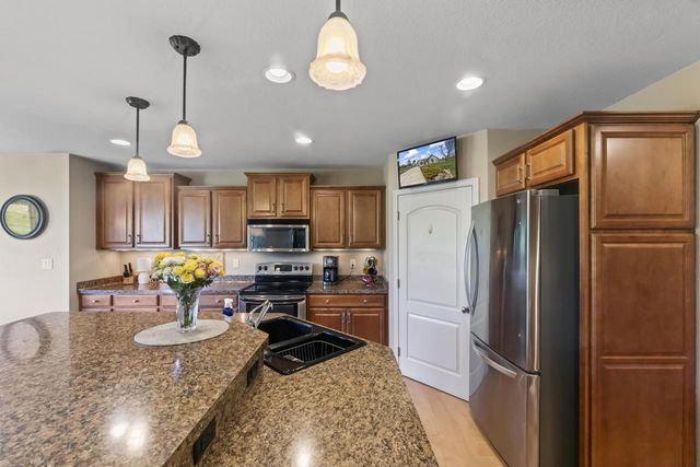 N86W27678 Meadowview COURT, Hartland, WI 53029