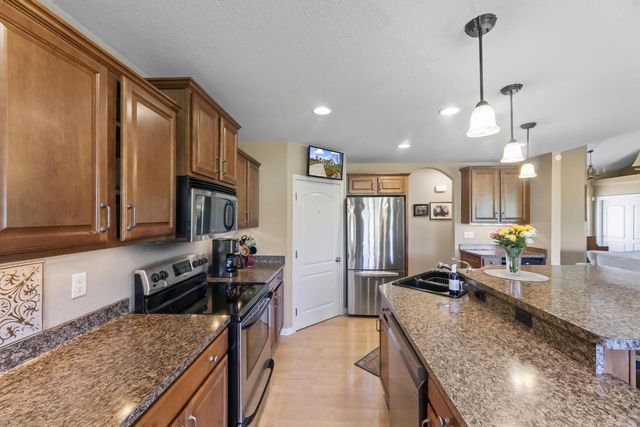N86W27678 Meadowview COURT, Hartland, WI 53029
