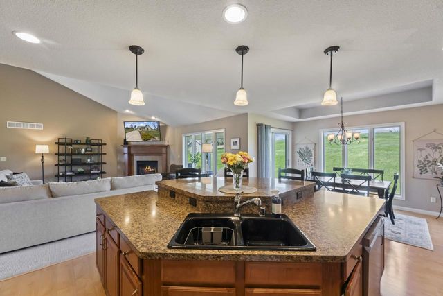 N86W27678 Meadowview COURT, Hartland, WI 53029