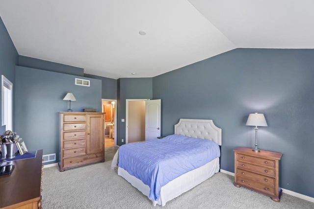 N86W27678 Meadowview COURT, Hartland, WI 53029
