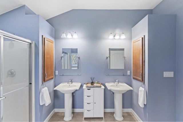N86W27678 Meadowview COURT, Hartland, WI 53029