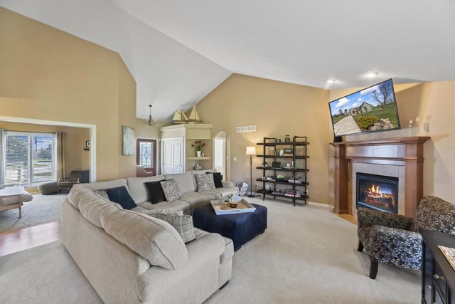 N86W27678 Meadowview COURT, Hartland, WI 53029