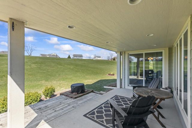 N86W27678 Meadowview COURT, Hartland, WI 53029