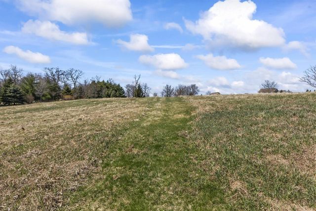 N86W27678 Meadowview COURT, Hartland, WI 53029