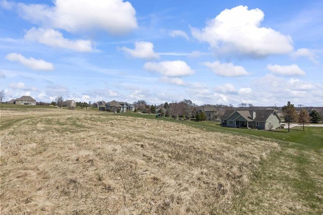 N86W27678 Meadowview COURT, Hartland, WI 53029
