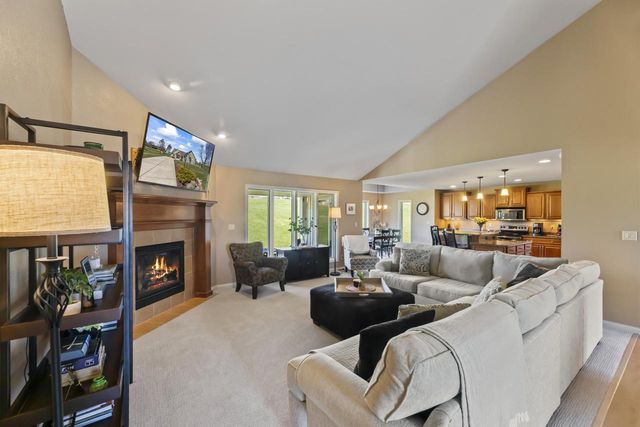N86W27678 Meadowview COURT, Hartland, WI 53029