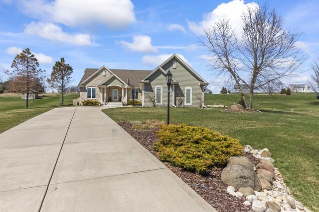 N86W27678 Meadowview COURT, Hartland, WI 53029