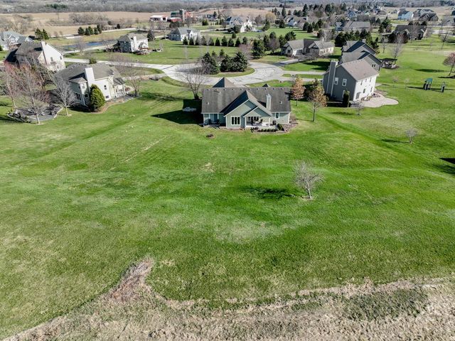 N86W27678 Meadowview COURT, Hartland, WI 53029
