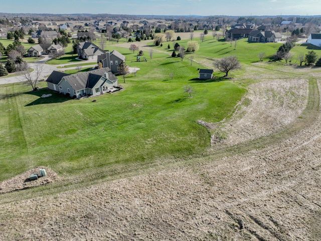 N86W27678 Meadowview COURT, Hartland, WI 53029