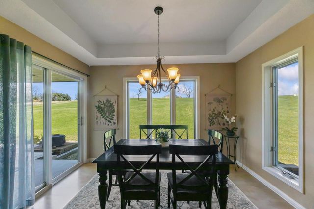 N86W27678 Meadowview COURT, Hartland, WI 53029