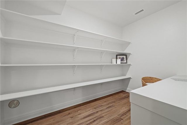 1600 SW 27th Street, Lee's Summit, MO 64082