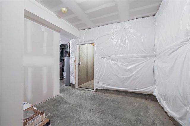 1600 SW 27th Street, Lee's Summit, MO 64082