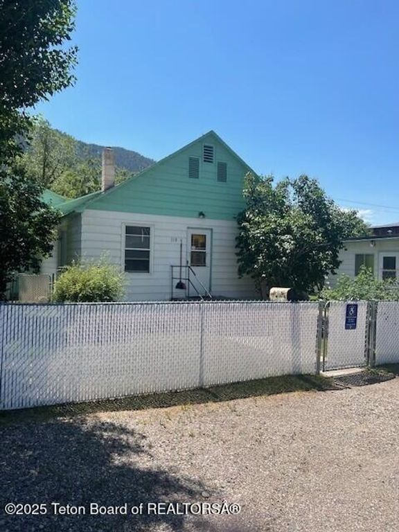 110 & 120 W HANSEN Avenue, Jackson, WY 83001 photo 3