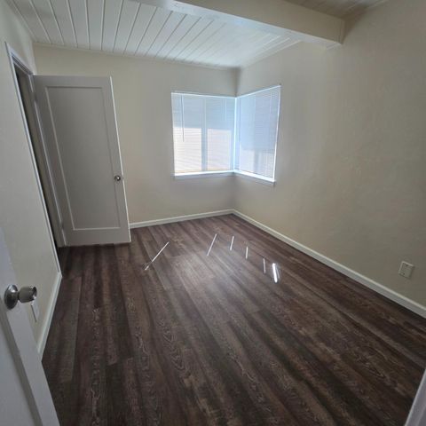 646 W Terrace Avenue, Fresno, CA 93705