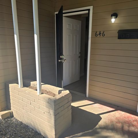 646 W Terrace Avenue, Fresno, CA 93705