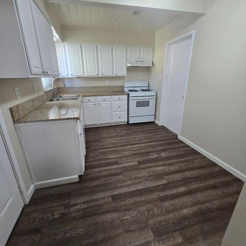 646 W Terrace Avenue, Fresno, CA 93705