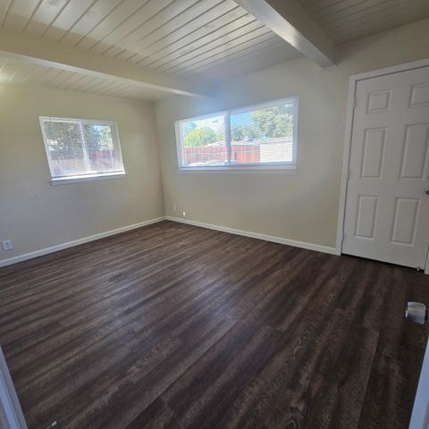 646 W Terrace Avenue, Fresno, CA 93705